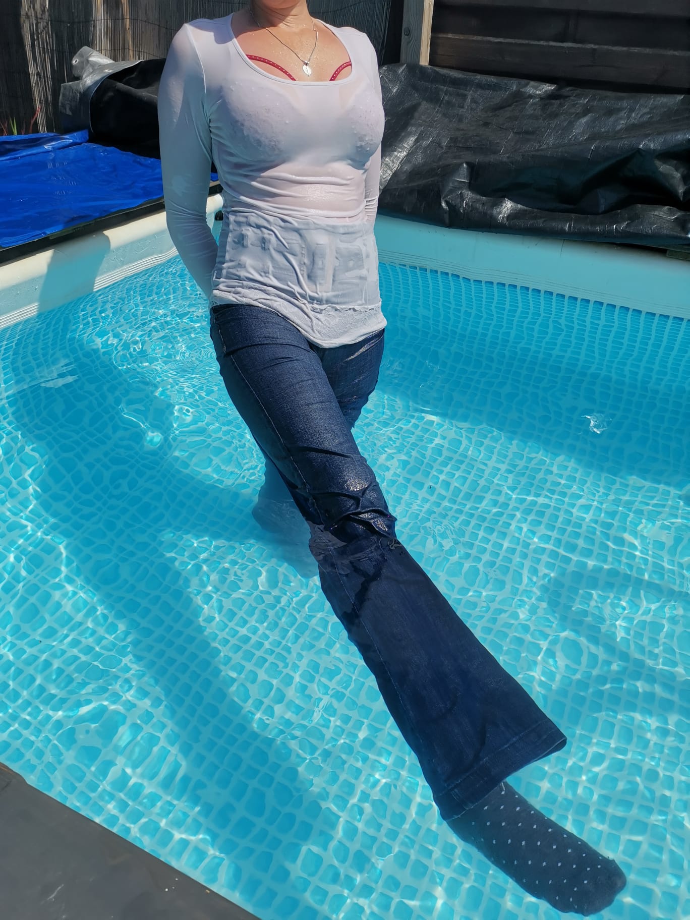 Miss Sixty Jeans im Pool